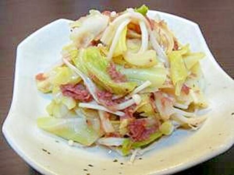 コンビーフで!やわらかキャベツ蒸し